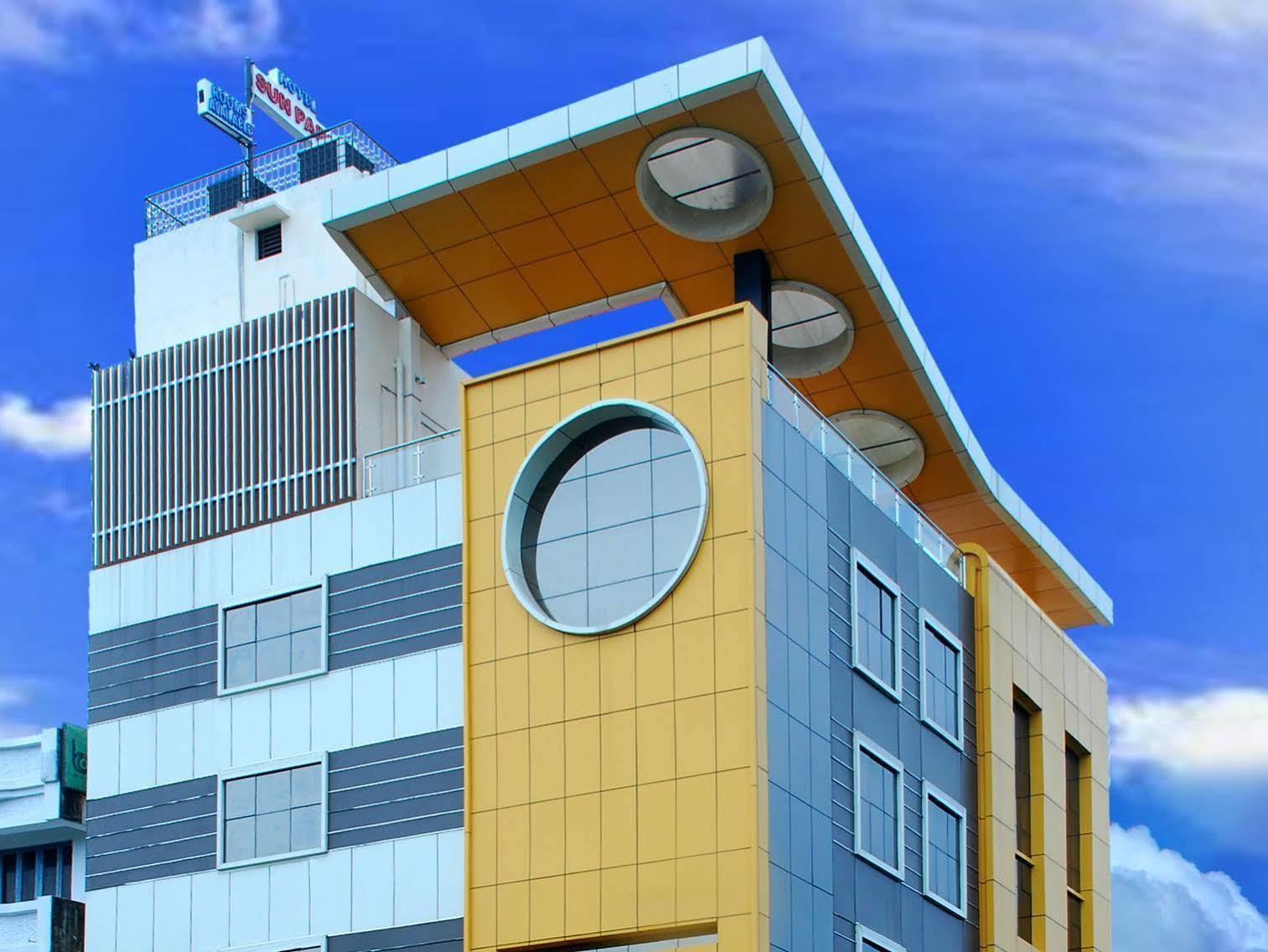 Hotel Sun Park Puducherry Buitenkant foto