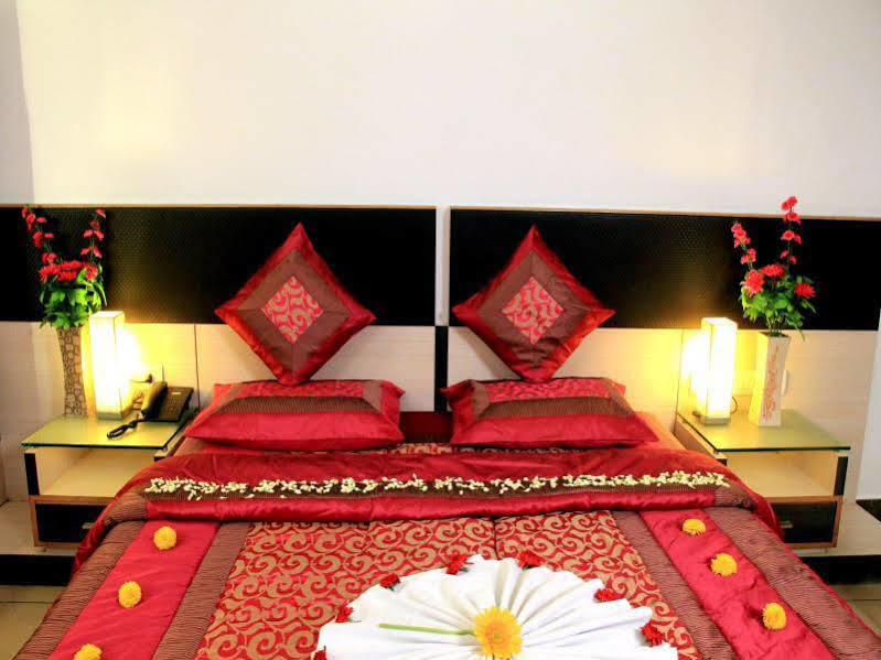 Hotel Sun Park Puducherry Buitenkant foto