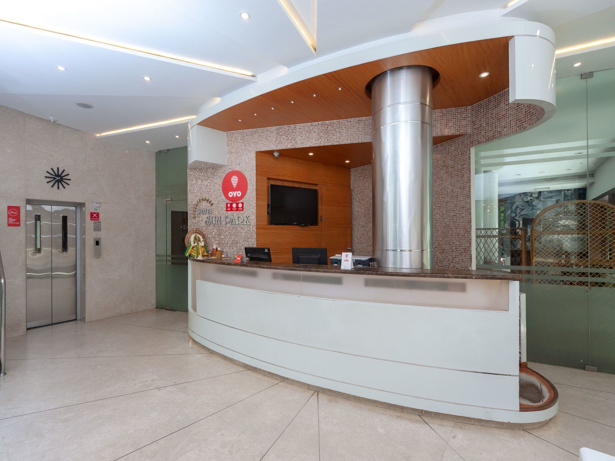 Hotel Sun Park Puducherry Buitenkant foto